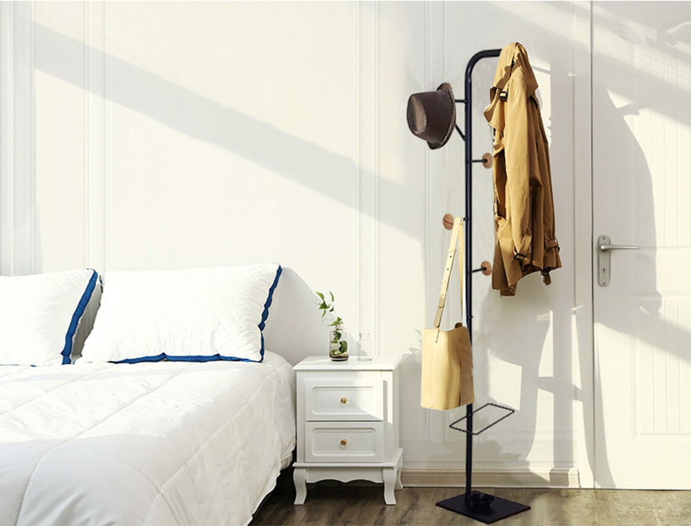 PERCHERO METALICO Q-CONNECT NEGRO CON DETALLES DE MADERA 6 COLGADORES Y PARAGUERO 174X28,5 CM